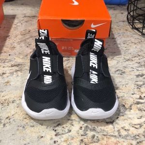 NIKE flex runner slip on sneakers toddler size 4 EUC